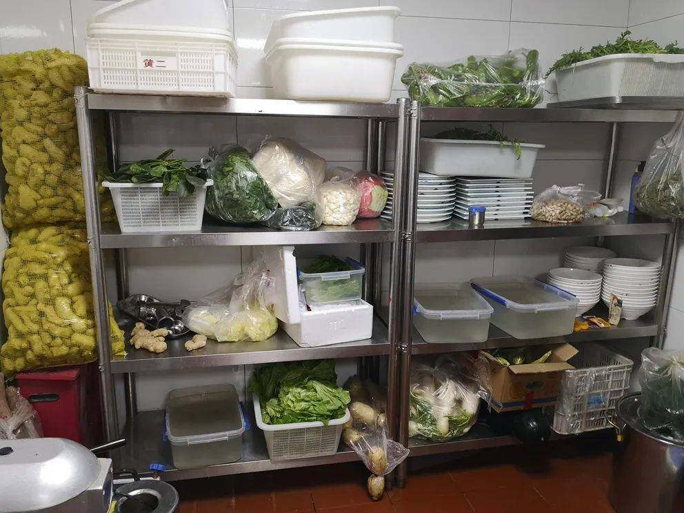 突击检查淮安两大网红火锅店后厨曝光