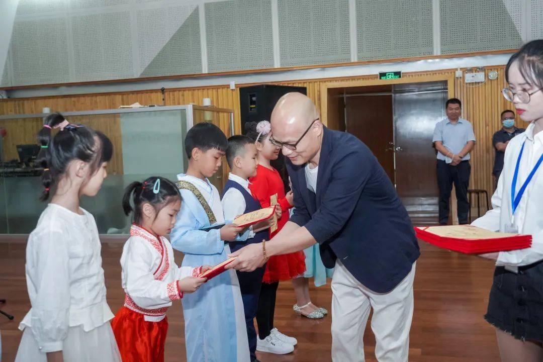 便引诗情到碧霄:"第二届少年诗词达人大赛"闭幕,30位"诗词达人"诞生