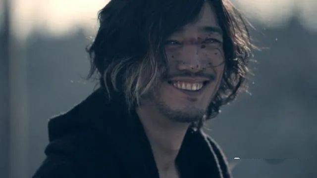 假面骑士圣刃:仁叔推特表示出演感言,自己要狩猎所有剑士!_谷口贤