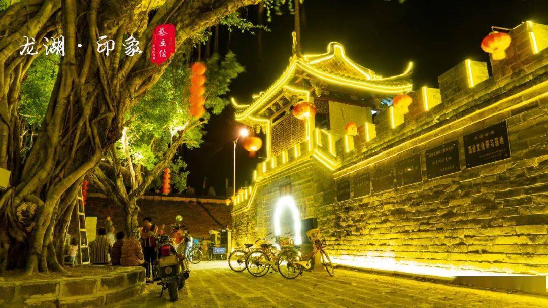 为什么龙湖古寨被称为"小潮州"?