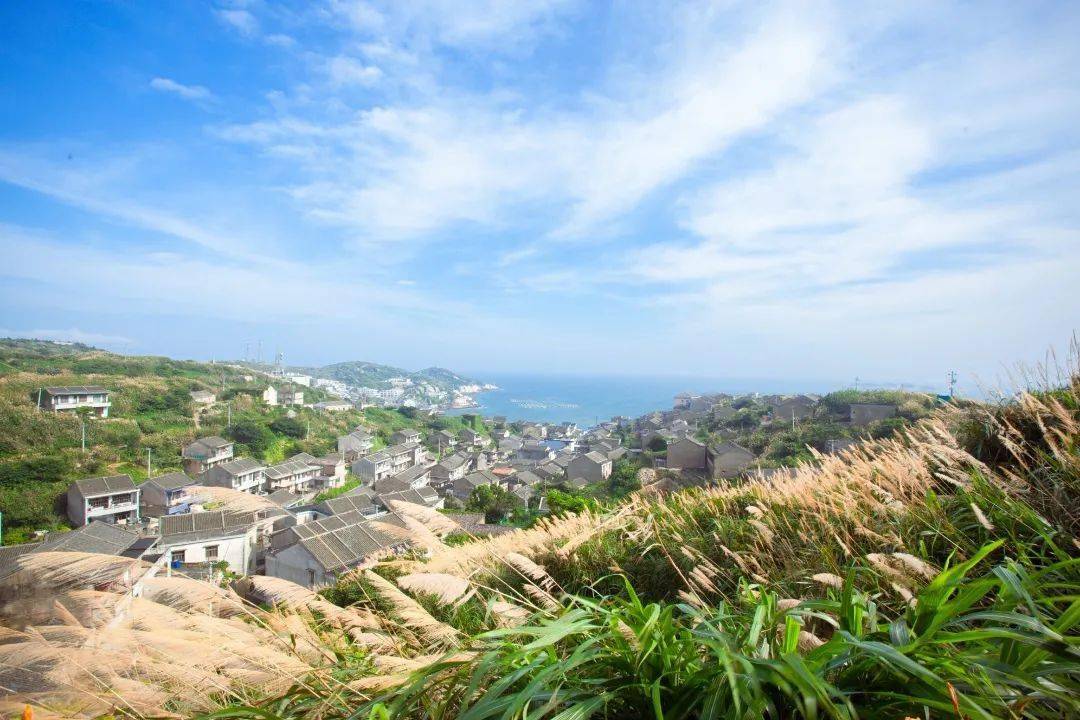 地點03初享東極島吹著習習涼風漫步在海邊小道上聽著海浪拍打海岸的