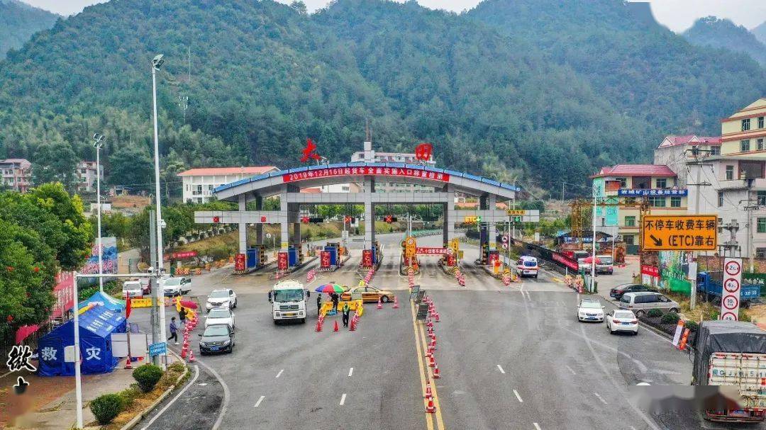 2,梅林前往石牌方向的车辆可以选择下列方案绕行:上京高速路口进入