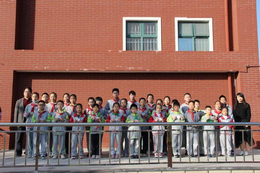 学校热点3柘林学校遵守行为规范争当劳动能手