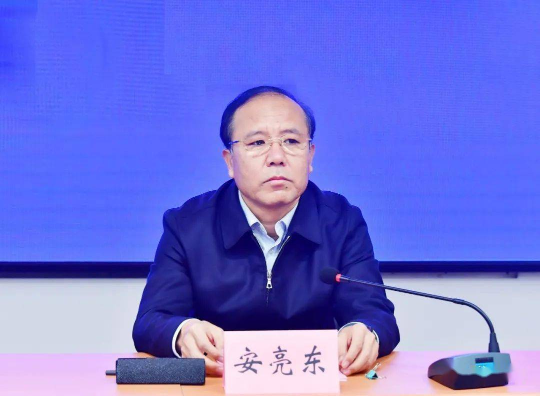 中共忻府区委常委,宣传部长刘燕萍出席推介会11月17日上午,忻府区召开