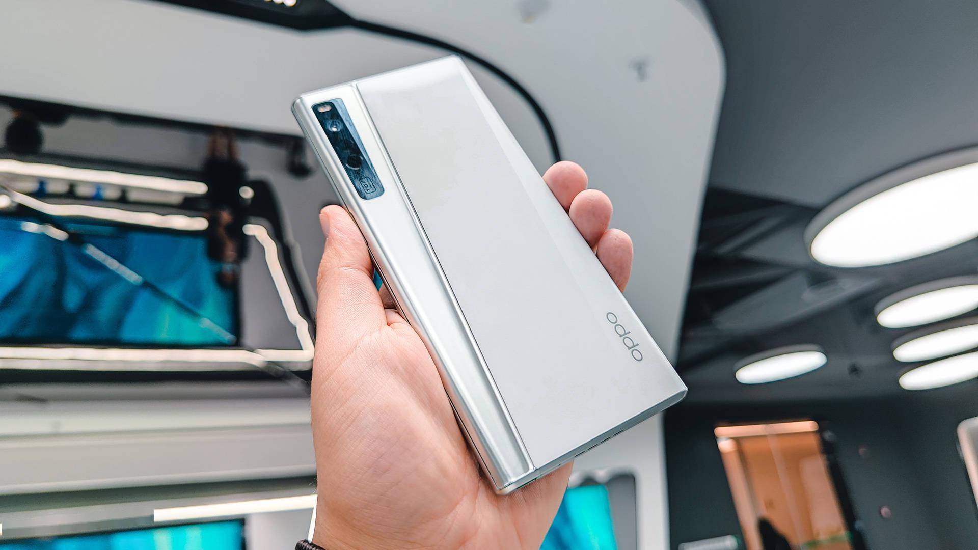 手机形态再跃进oppox2021卷轴屏概念机图赏