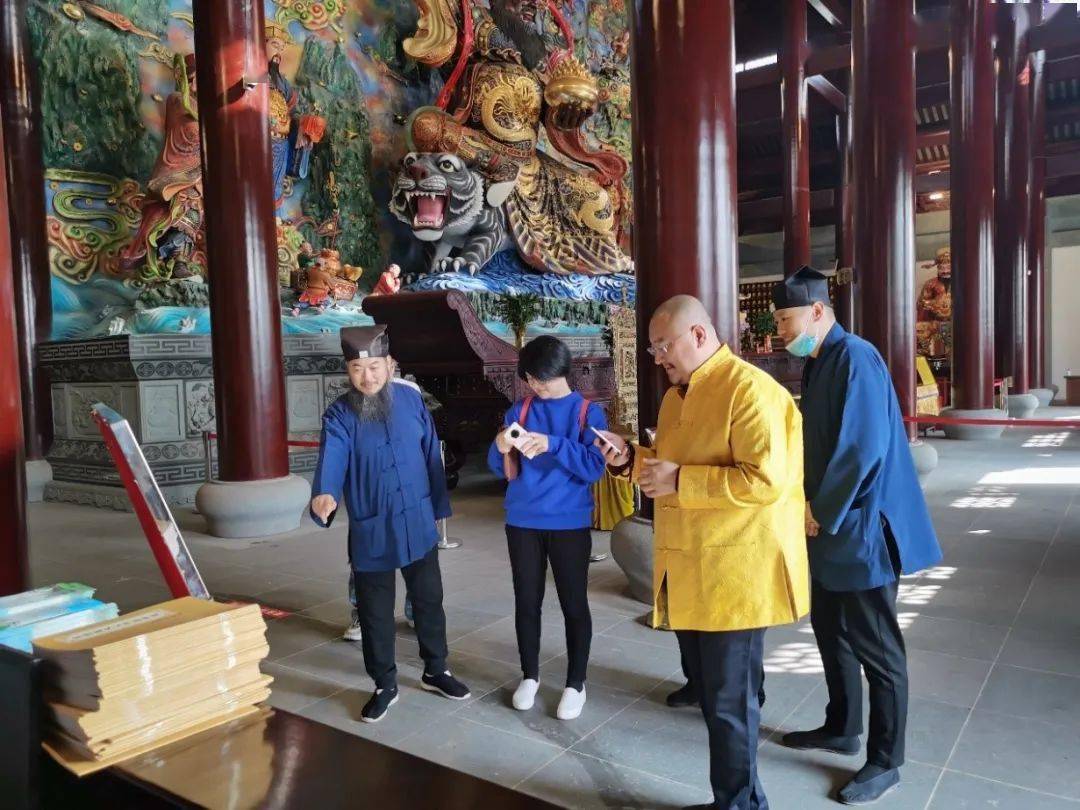 道观资讯丨西安广仁寺主持仁钦扎木苏上师 到访上海财神庙