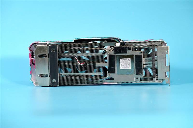 年轻活泼的撞色设计索泰rtx3070xgamingoc评测温度与性能强于公版