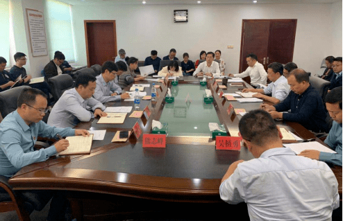 会议由市委副秘书长,办公室主任赵立主持