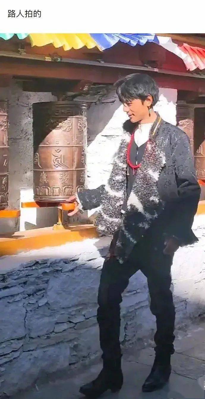 一夜爆红的丁真找到工作了一个月3500成了国有公司员工