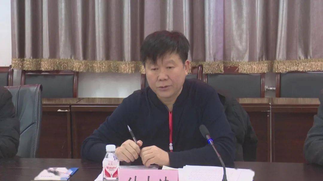 物流园,翰沃城综合大市场和维民综合市场等地的营商环境进行了视察,并