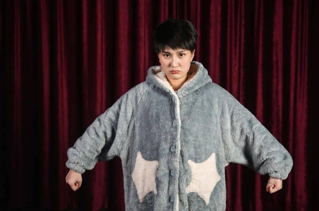 ▼ 刘昱含| 饰演 妈妈▼李怡萱| 饰演 妈妈部分演员定妆照对话主角