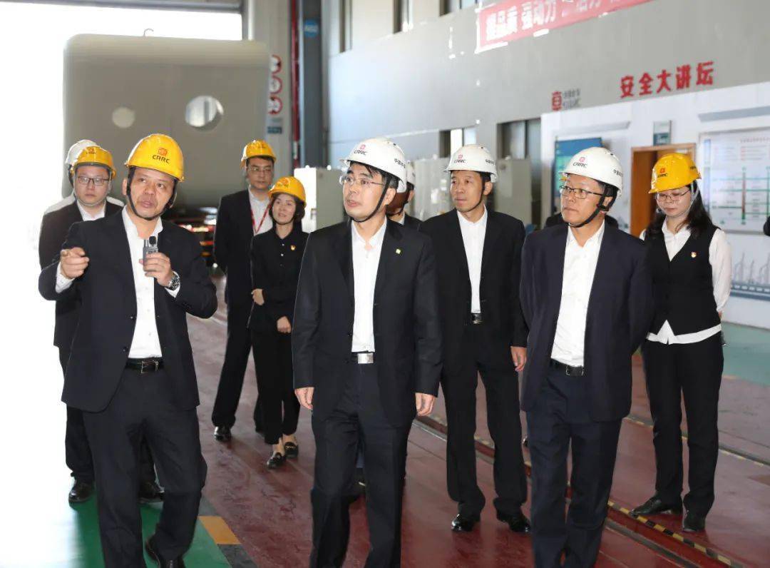 胡贤政一行到中车株洲所调研指导工作