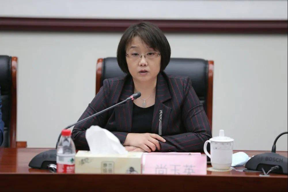 上海市政府副秘书长尚玉英一行走访调研车墩镇企业