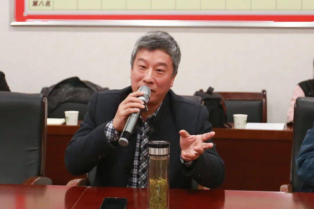 副总经理李立东发言安德利集团副总经理许华荣主持会议11月19日下午