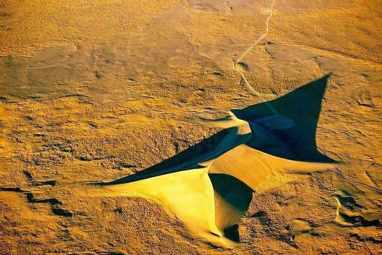 千态万状的沙丘