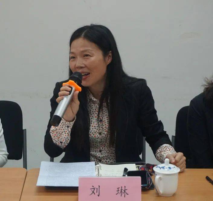 刘琳在松江七中工作26年,从老师到校长,坚持以下三点:一,重燃七中精神