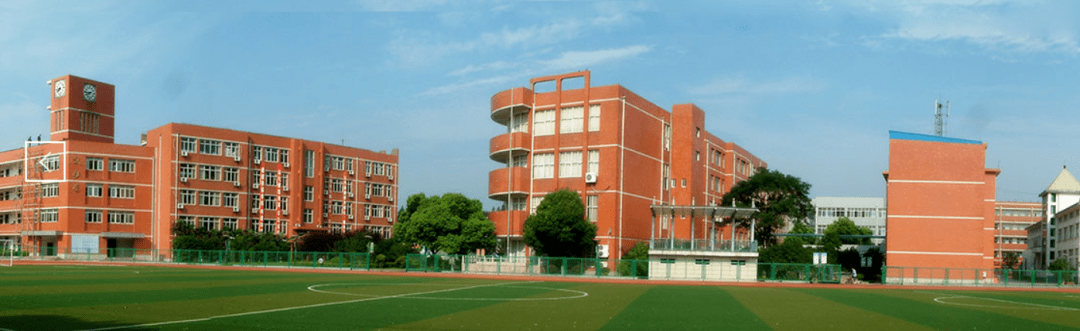 近年来,通过惠山区教育局特招进入堰桥高中的老师已有48人,他们在堰高