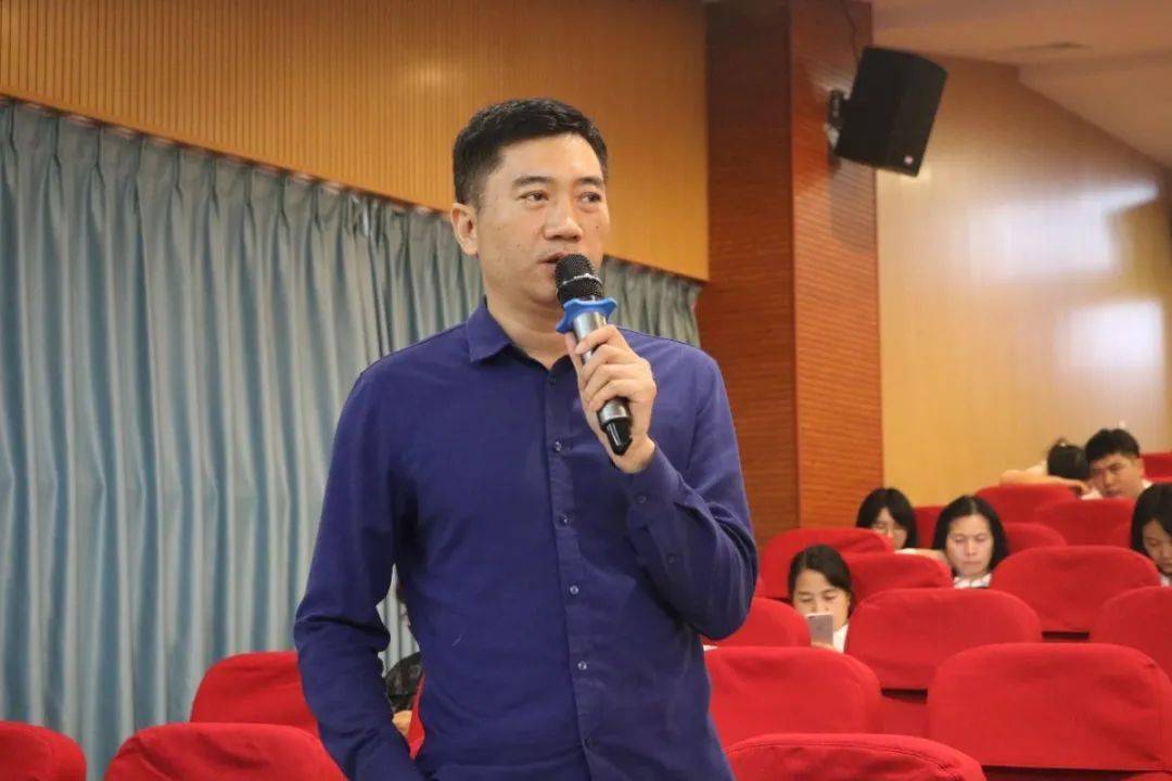 研学一体思维发展型课堂促进深度学习北师大赵国庆副教授来我校讲学