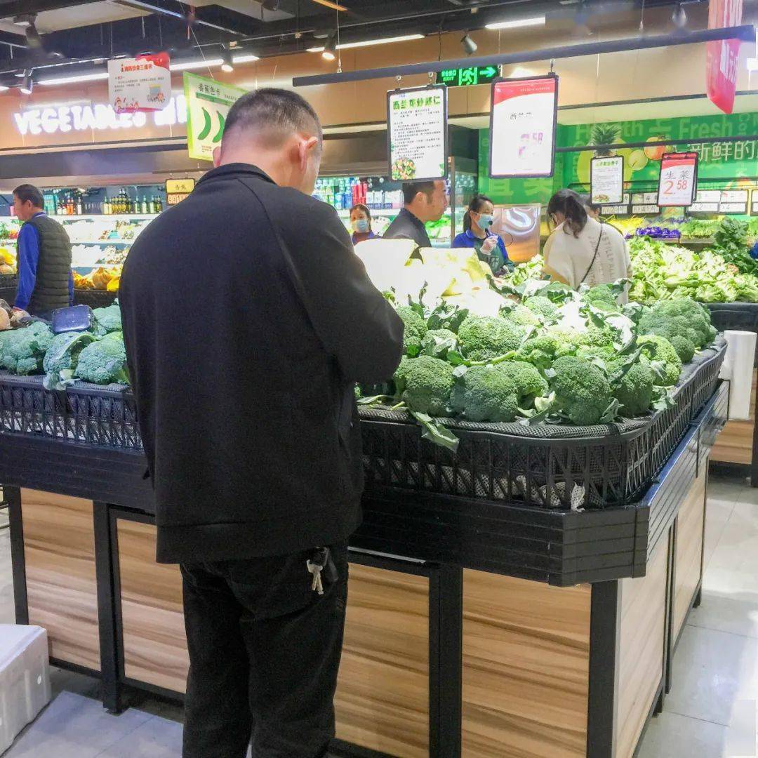 阜阳这些逛超市买菜的男人们!