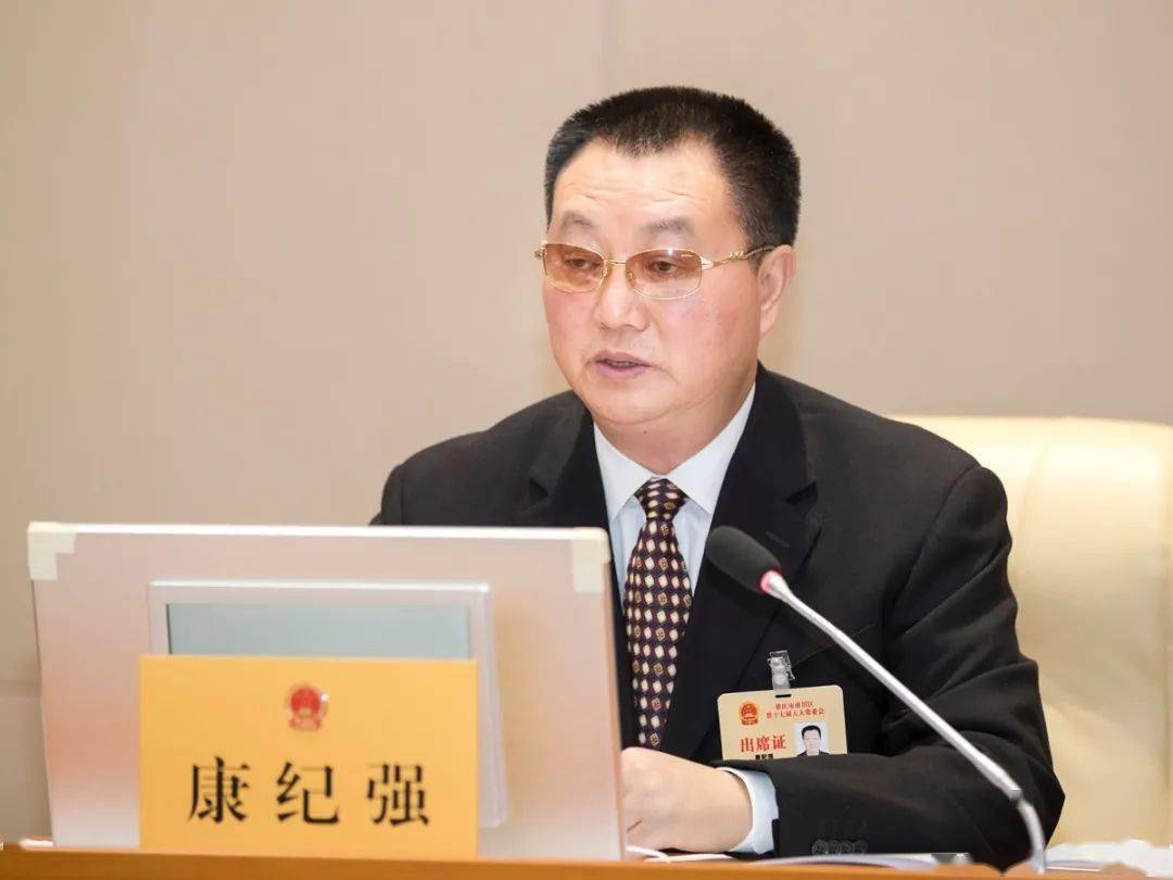 区人大常委会副主任刘先畅,郑泽辉,周静,曹维灿,赵明中和委员共计28人