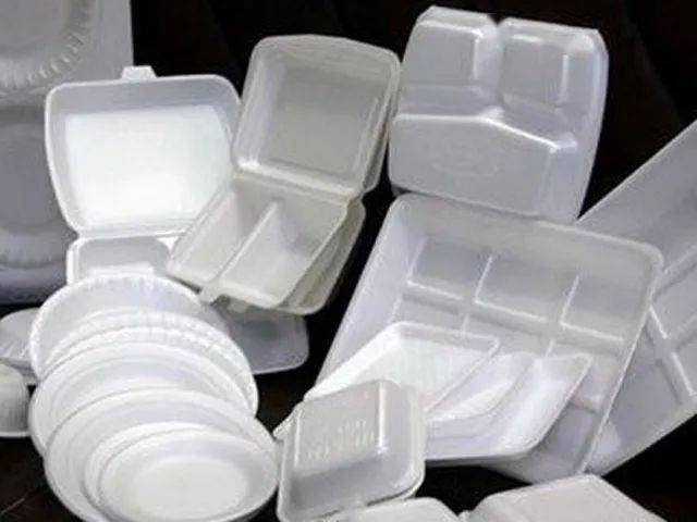 今年底全市禁止生产销售一次性发泡塑料餐具