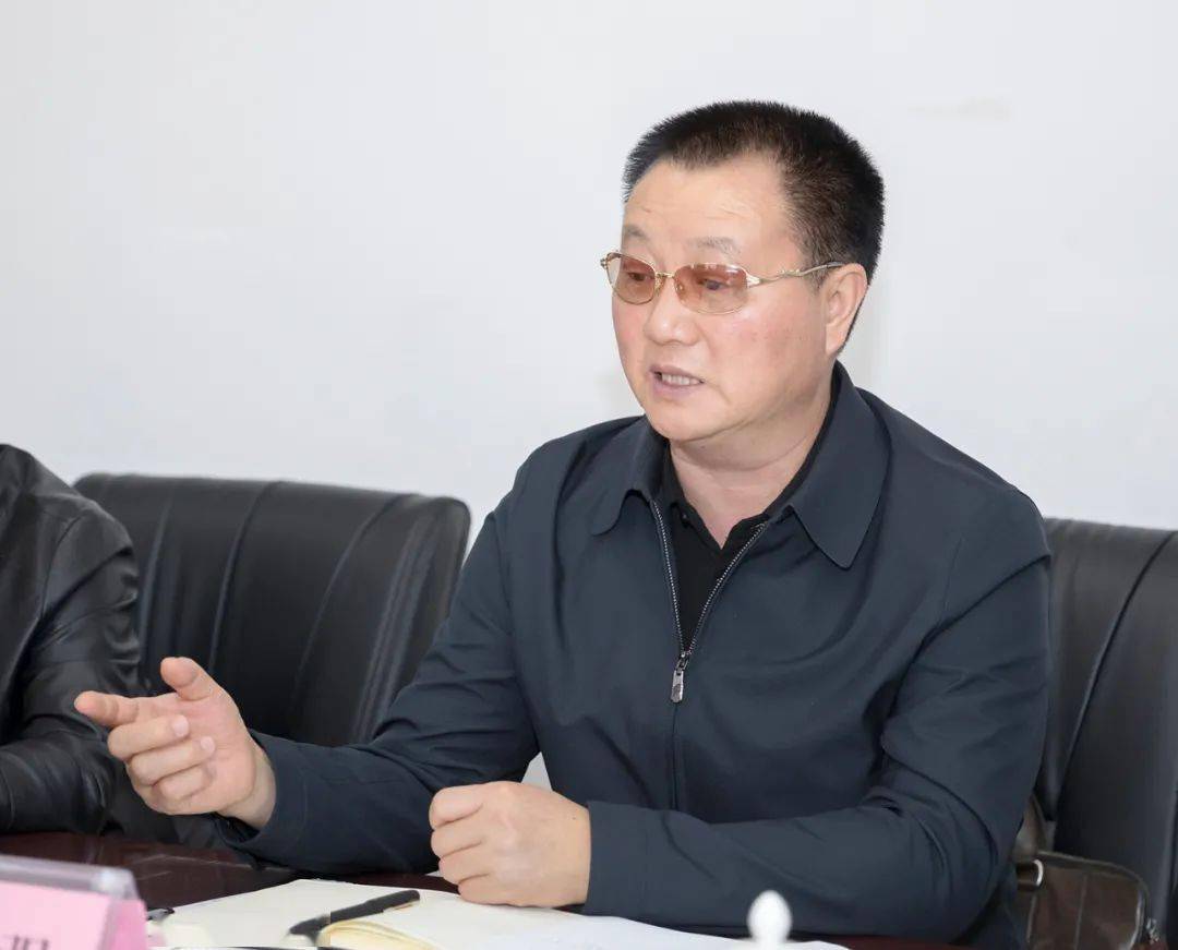 康纪强到鸿路钢构项目召开现场推进会