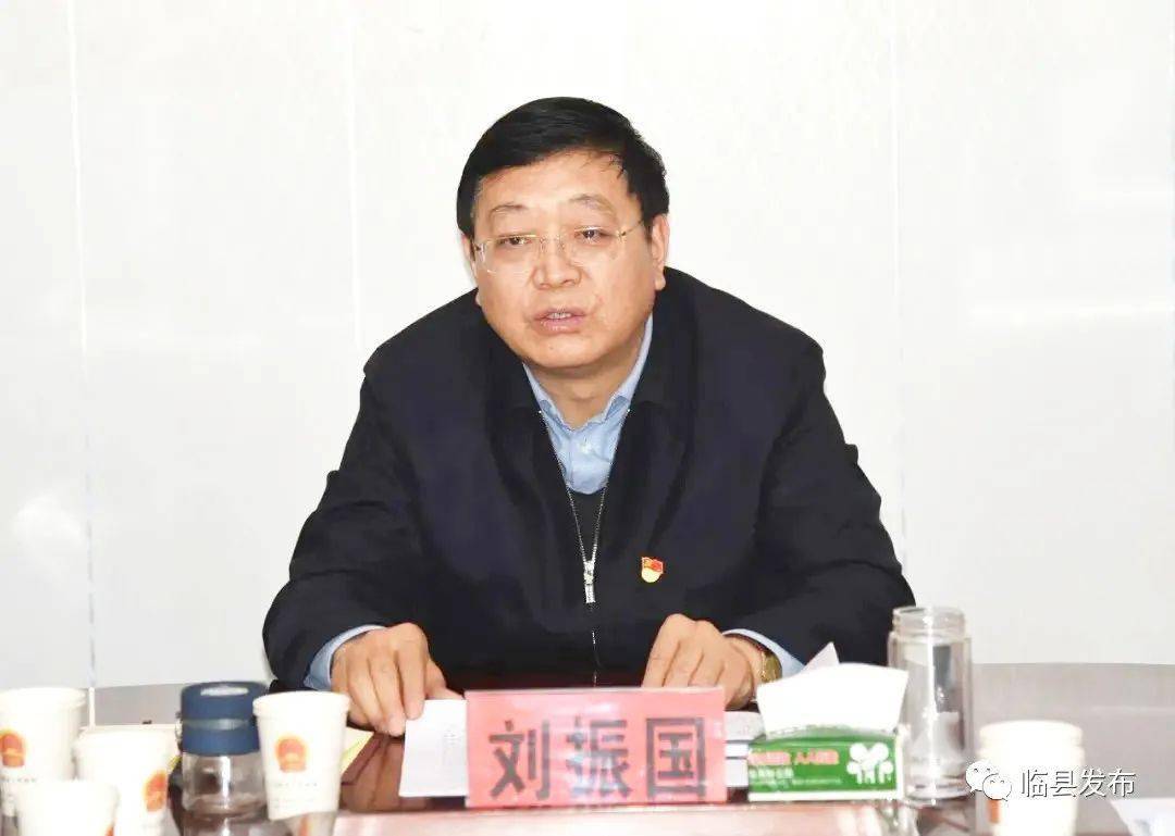 刘振国在临县大禹乡刘家圪垯村宣讲党的十九届五中全会精神