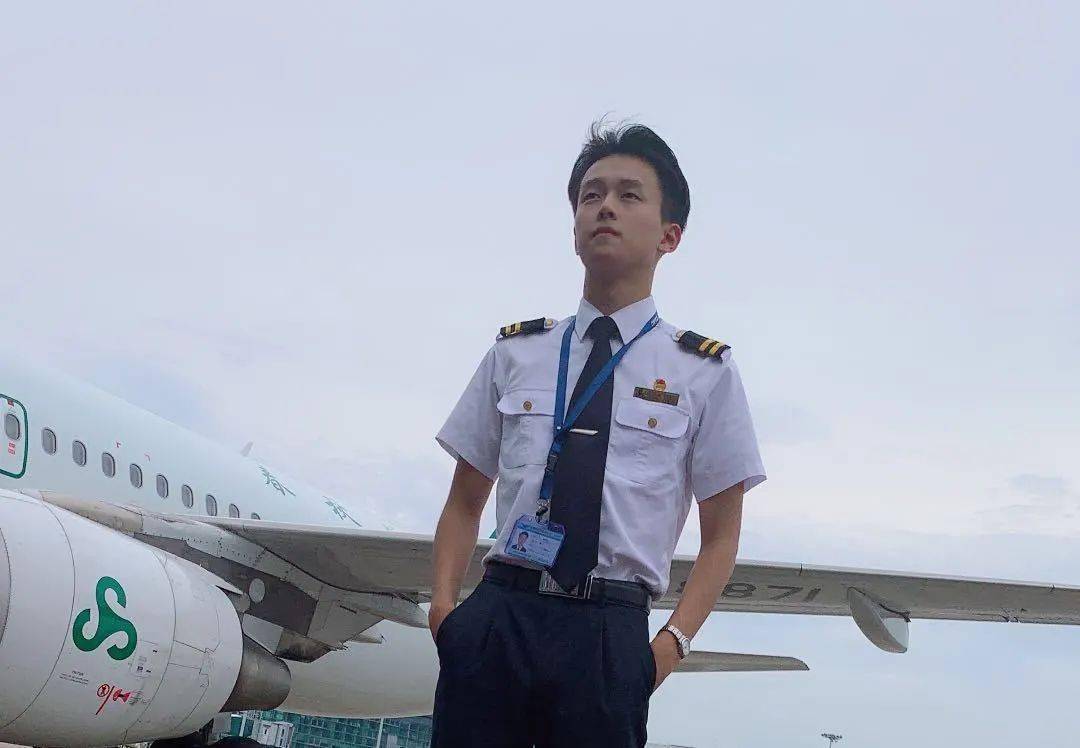 春秋航空空少母仕林坚持高标准严要求向着更好的未来进发