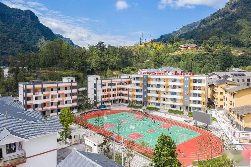 重庆市脱贫攻坚摄影作品选