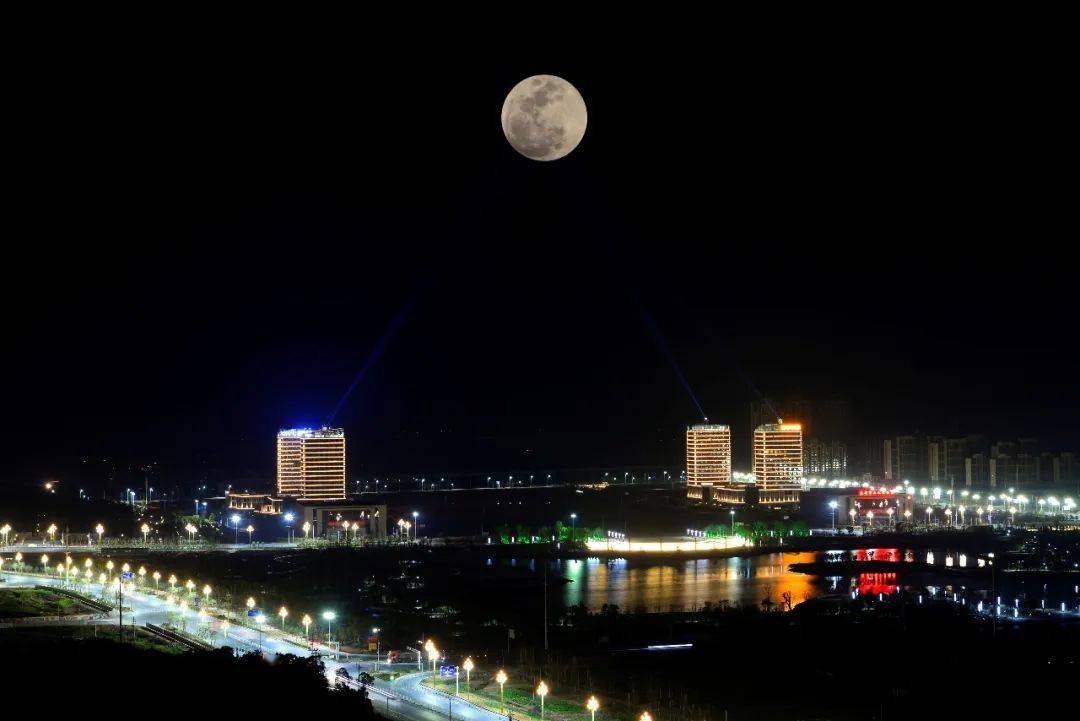 高安市夜景图片