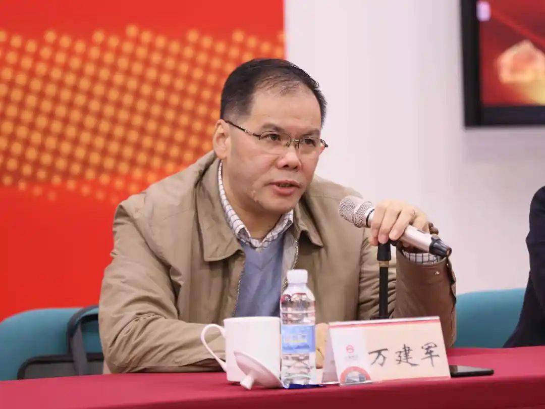 副书记,磁浮公司原党委书记贺阿东,磁浮公司原总经理万建军在会上发言