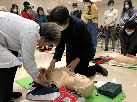 11月20日,在浙江醫院三墩院區舉行的培訓活動中,記者見到了吳女士和李