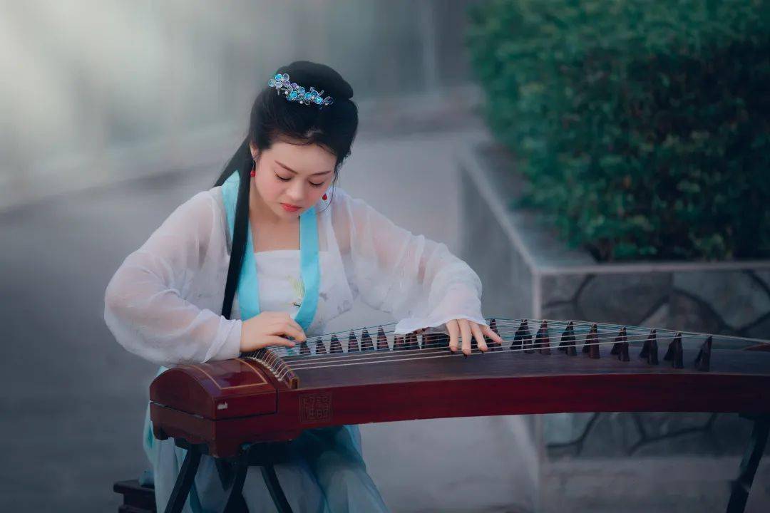 云浮一批汉服小姐姐太美了相约蟠龙天湖畔来一次汉唐风韵盛会