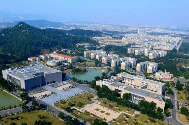北京师范大学珠海分校属于独立学院,原本是在2b批次招生,就是跟广东
