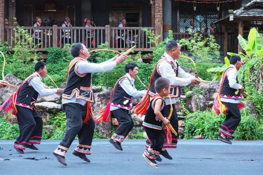 云南非遗长卷感受芦笙舞和昆明调的独特魅力