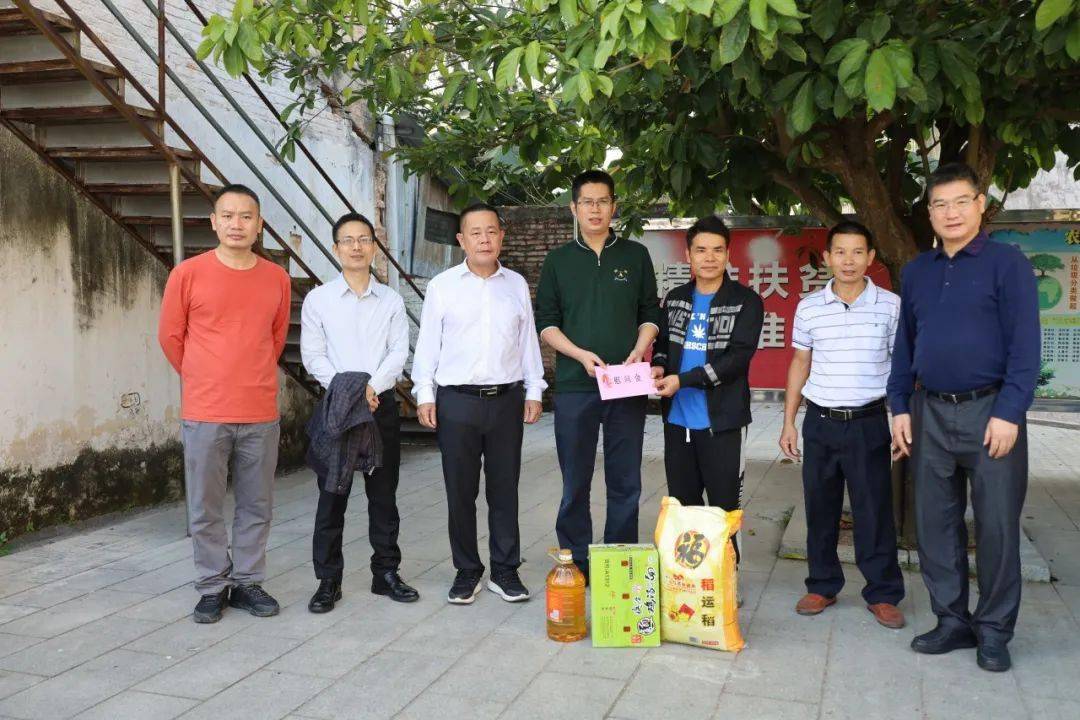 决战脱贫攻坚 | 街道党工委副书记,办事处主任肖映泽赴廉江石颈镇开展