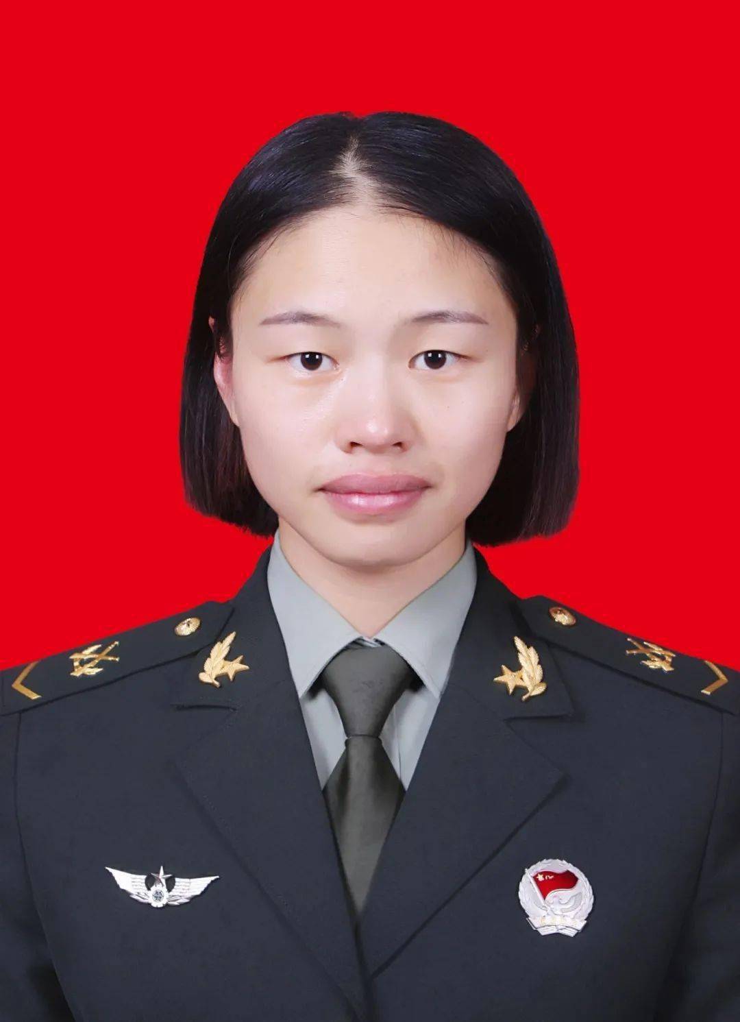 月出生,2016年9月入伍,2018年6月入党,西藏军区某合成旅班长,下士军衔