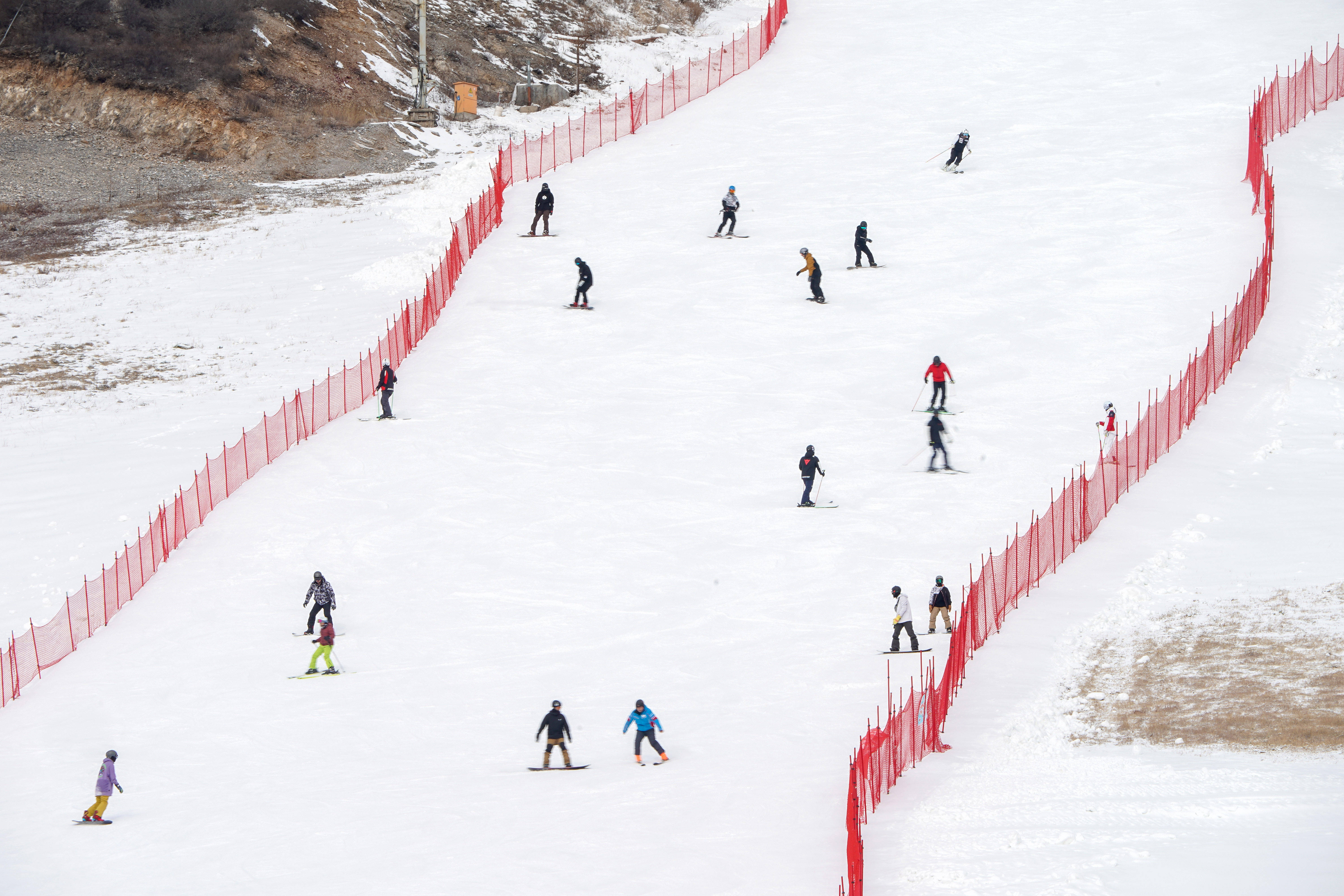 牡丹峰滑雪图片