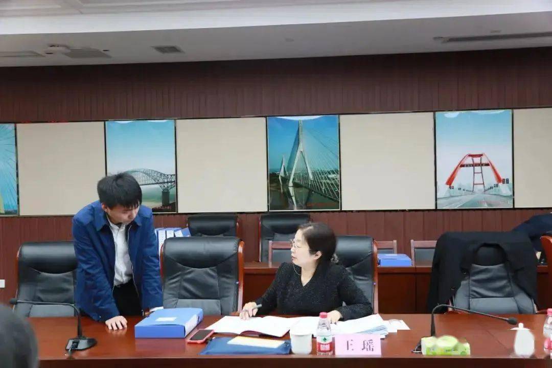 调研工作会现场11月20日,贾惠平等一行赴中铁大桥