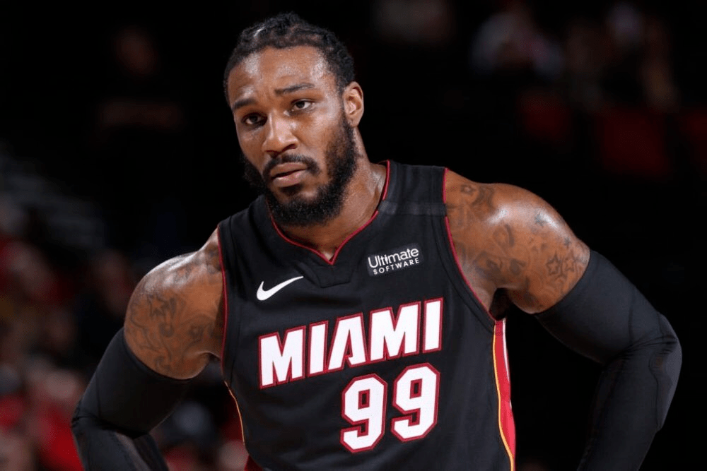 对比克劳德热火时期的队友,扣篮王德里克-琼斯,在季后赛几乎都打不上