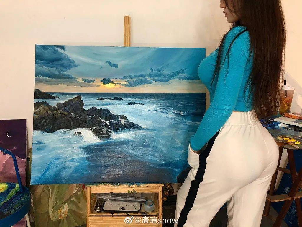 是一名微博:@康瑞snow她就是来自河北的这个"背影杀手"有料吧一瞥一笑