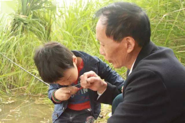 小时候外公的独门钓鱼口诀,念完后就会钓到很多鱼