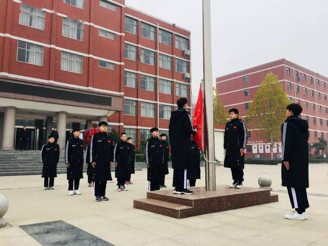 永威高中第十四周国旗下讲话铸牢中华民族共同体实现民族团结一家亲