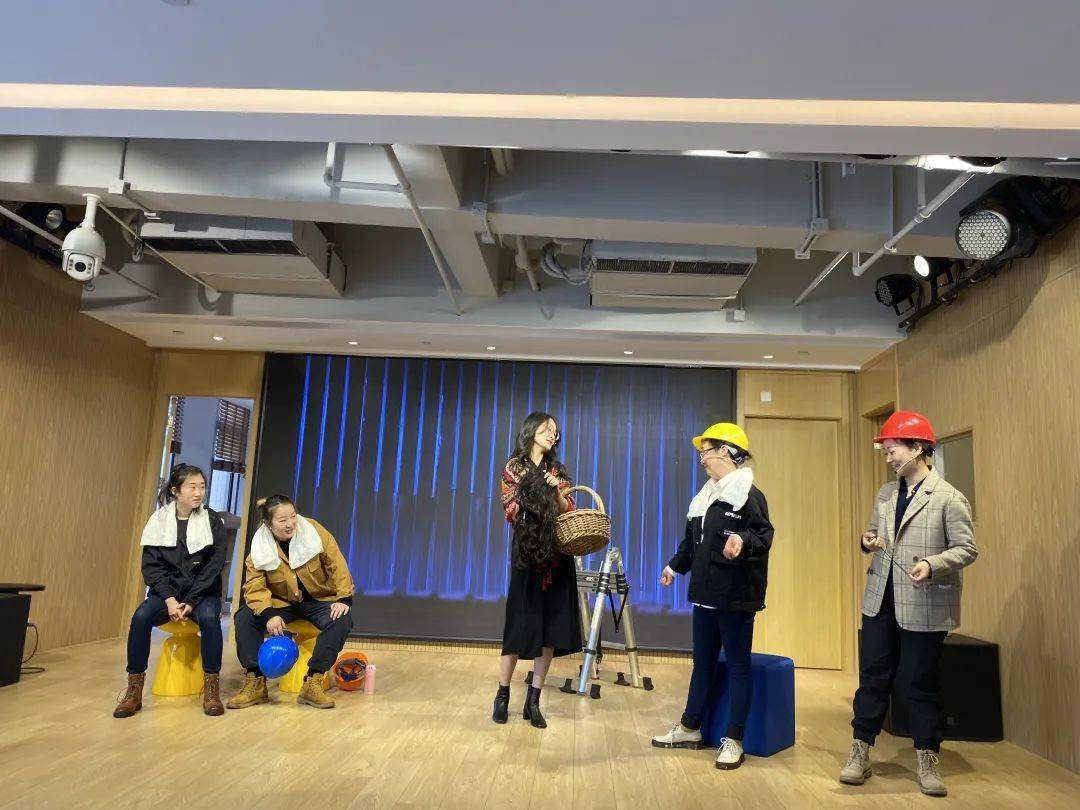 现场直击江畔剧社公演首秀@长征人,你的"s"卡想给谁?_手机搜狐网