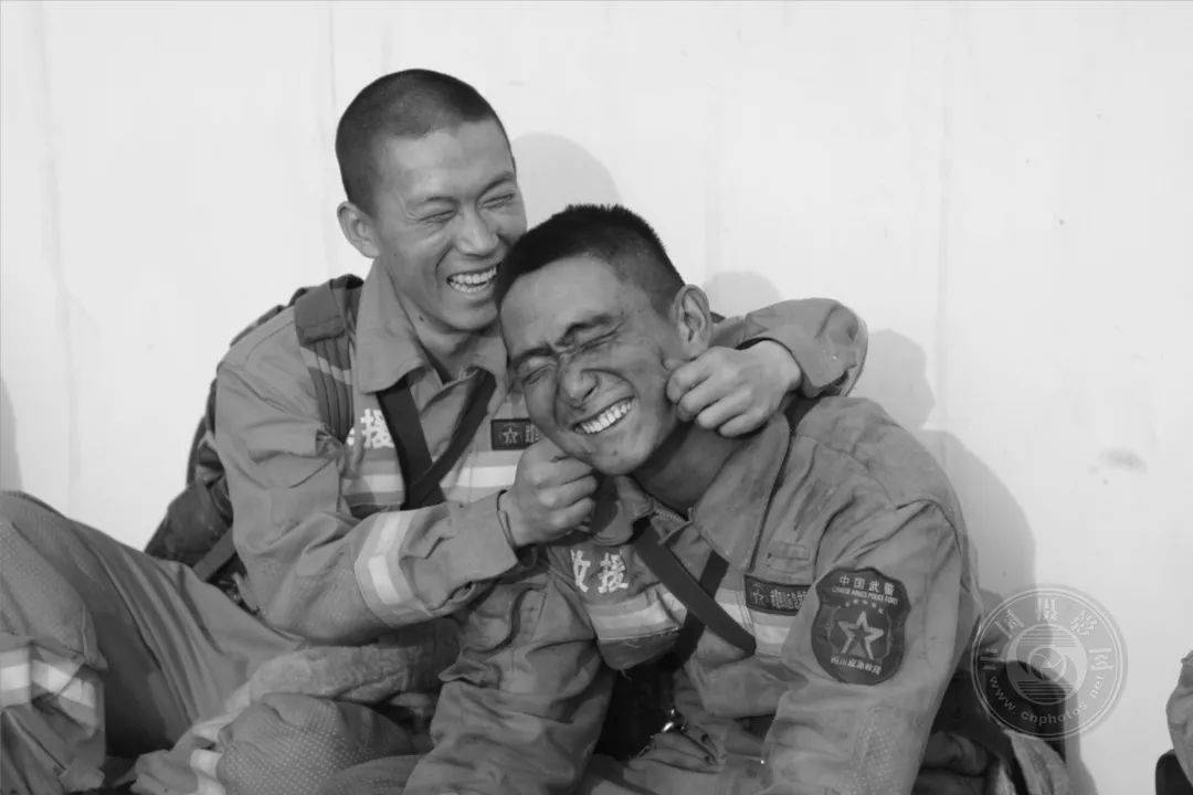 原创中国摄影网签约摄影师李结义我的战友兄弟