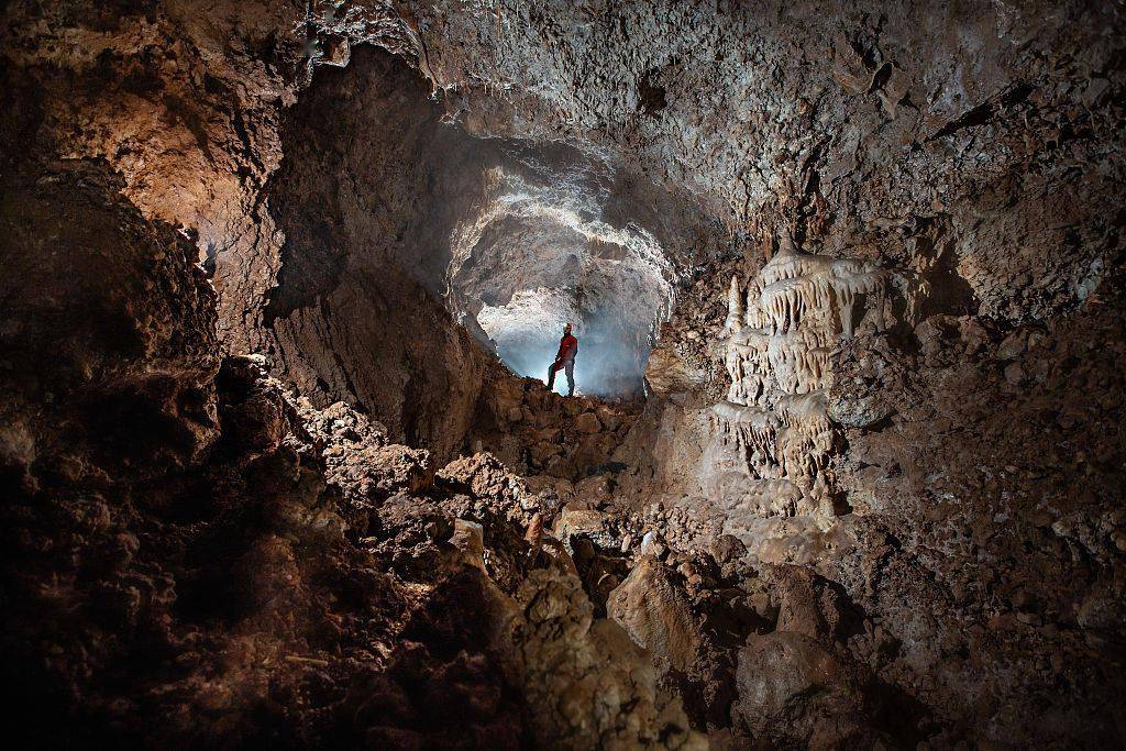 探险家解密土耳其山洞置身奇特地貌宛若奇幻世界