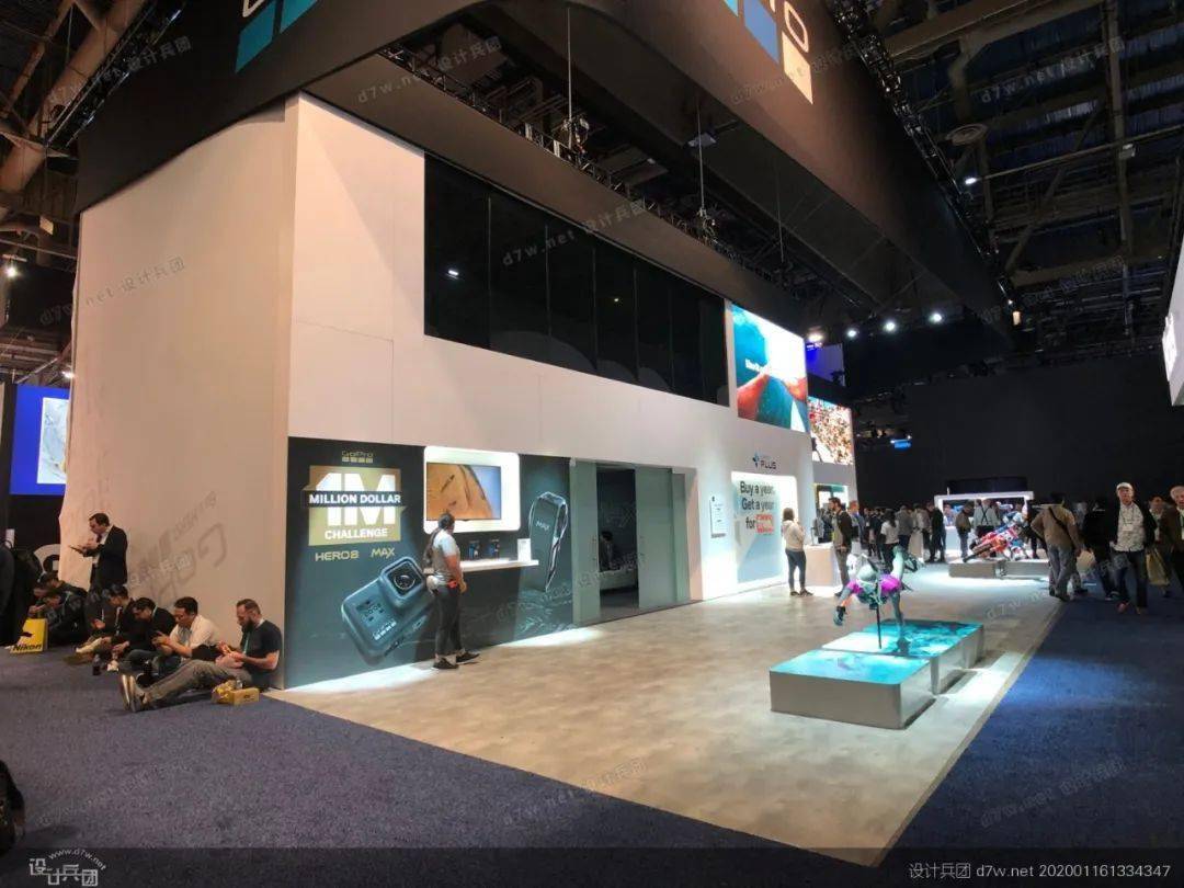 简单精致33个一面墙展台设计灵感图库