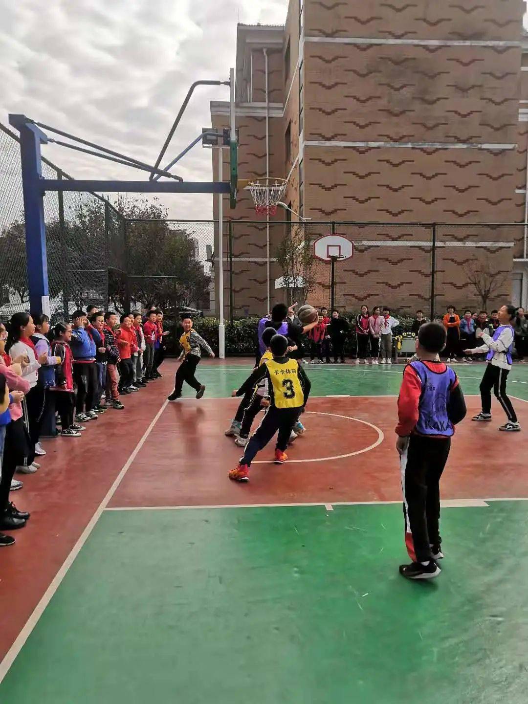 与球同乐其乐无穷记宾王小学趣味运动会