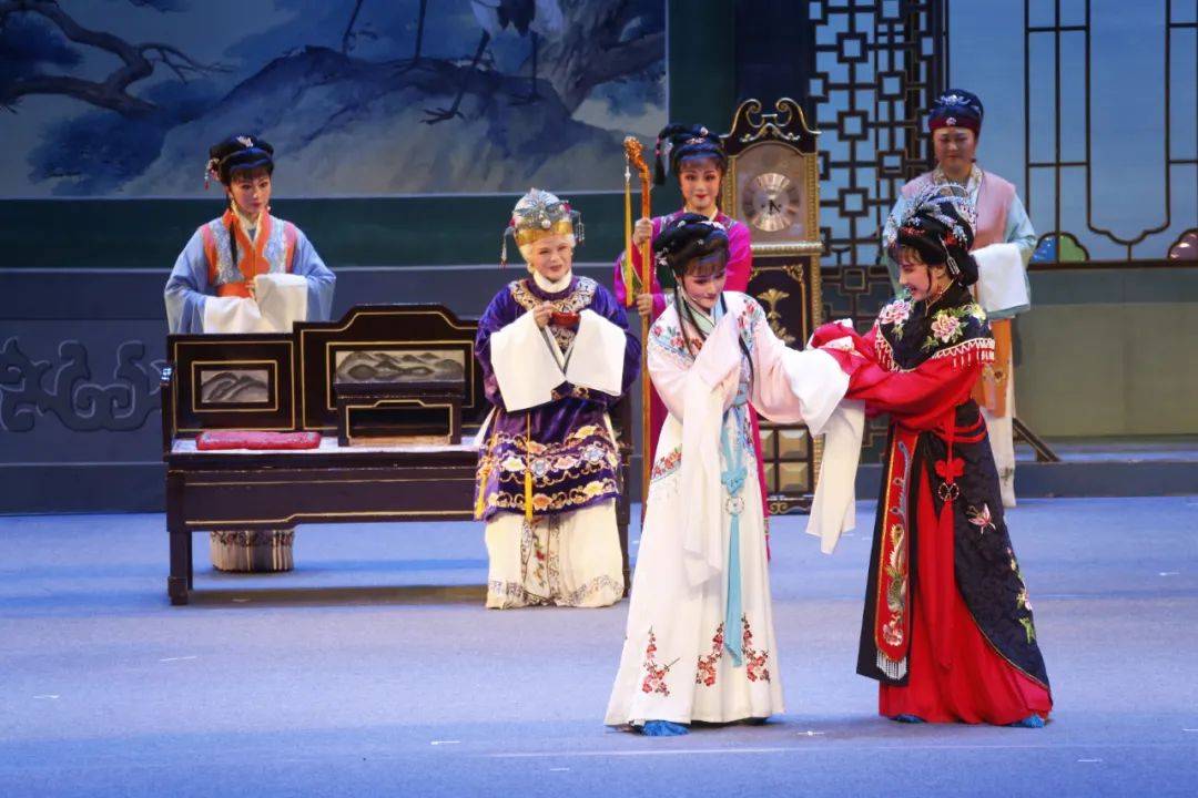 来到侨都大剧院为你再现传世经典,重温凄美动人的故事《红楼梦》中国