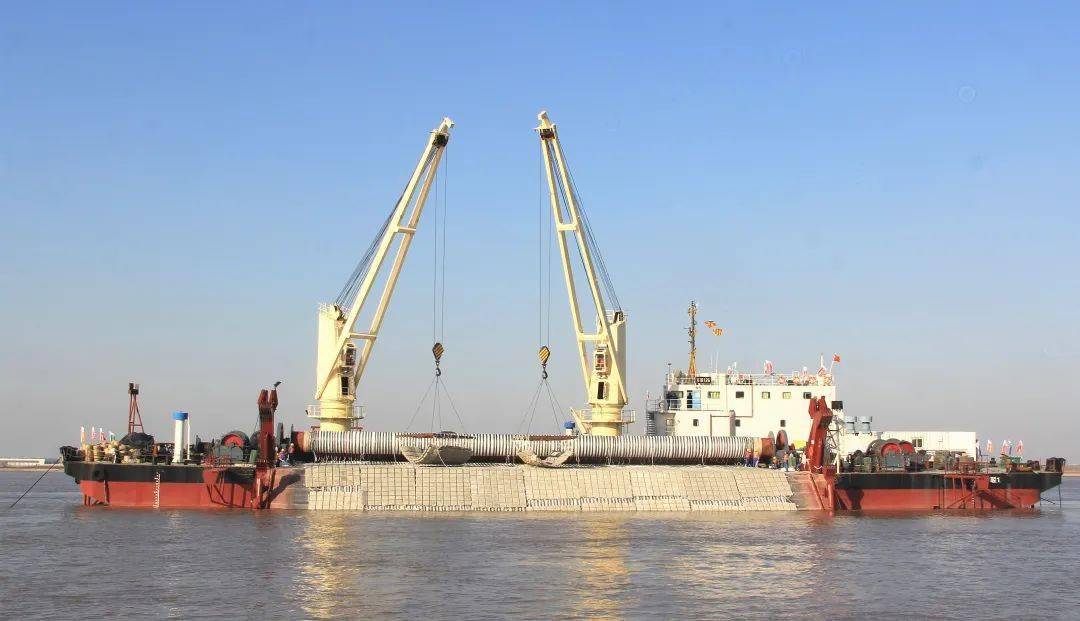 再揽一座鲁班奖长江南京以下125米深水航道二期工程拿下小金人